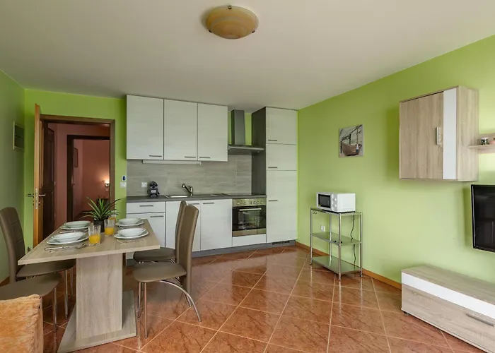 Apartment Sea View Magda *