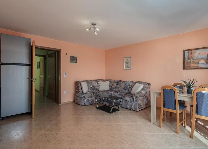 Sea View Magda Apartman Plomin