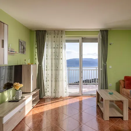 Sea View Magda Plomin